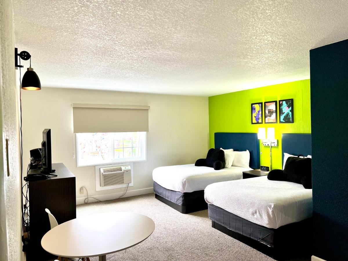 Signature Inn Юджийн Екстериор снимка