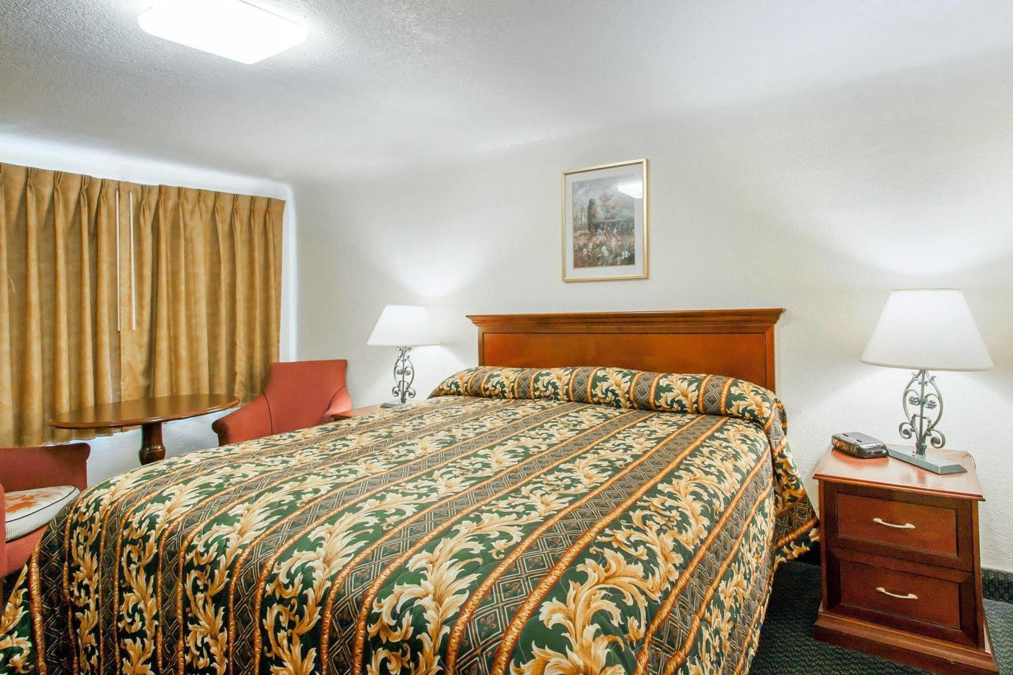 Signature Inn Юджийн Екстериор снимка