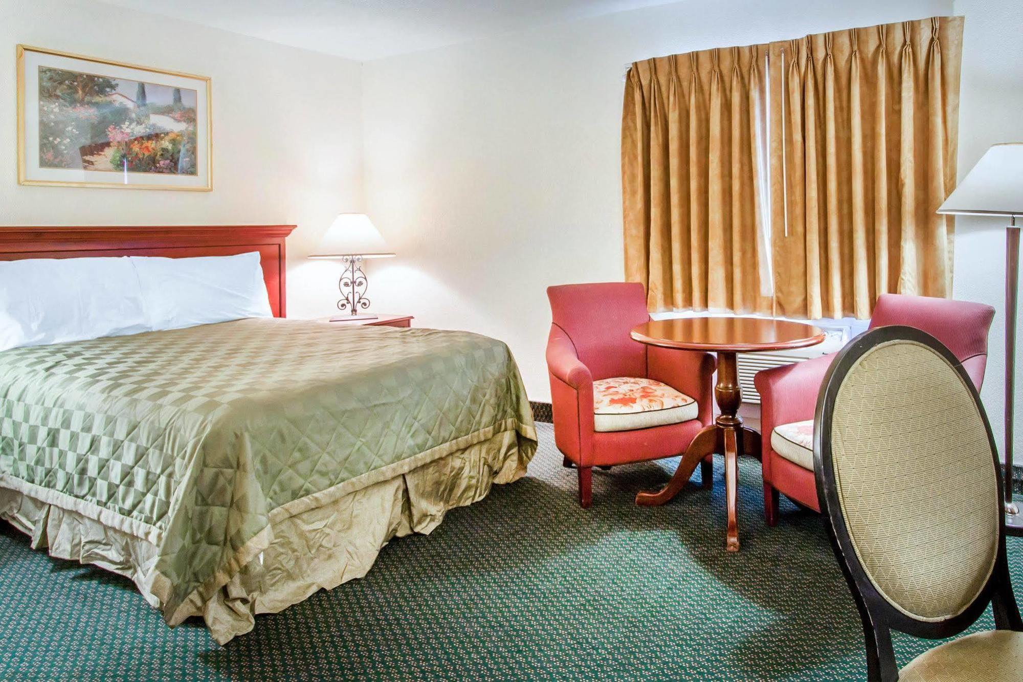 Signature Inn Юджийн Екстериор снимка