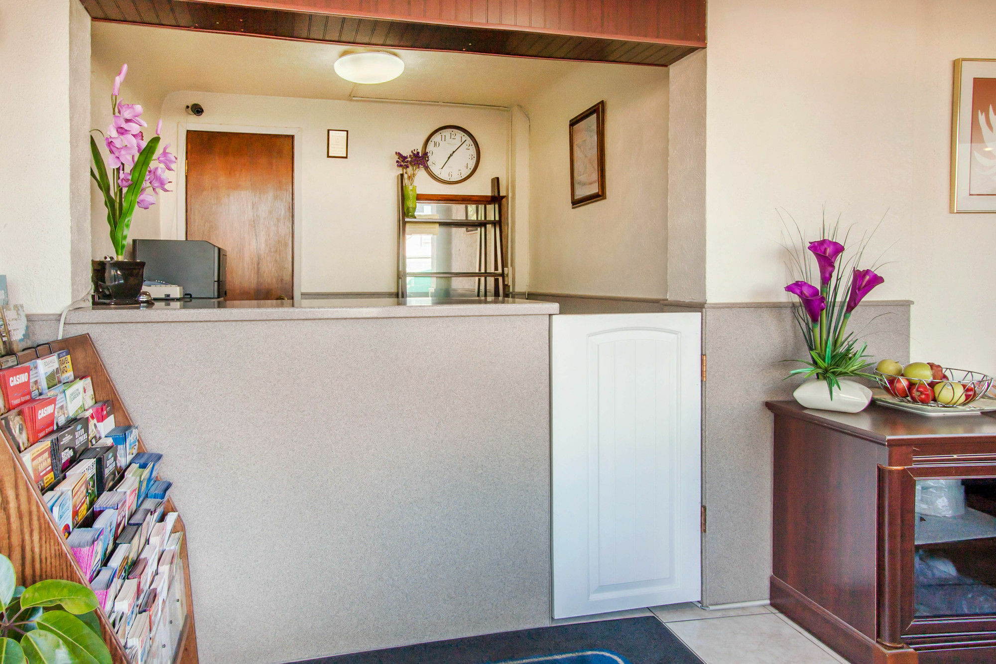 Signature Inn Юджийн Екстериор снимка
